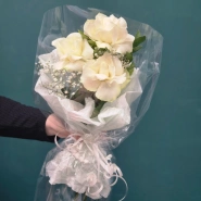 Букет из белых роз &laquo;Туман&raquo; 1