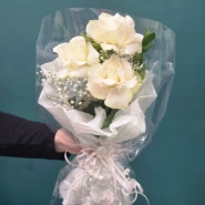 Букет из белых роз &laquo;Туман&raquo; 3