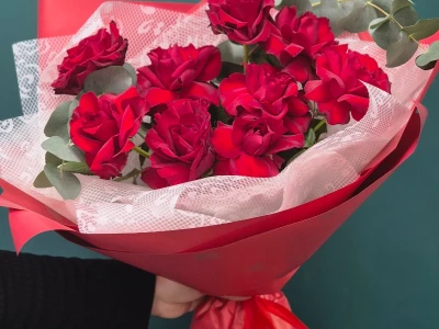 Букет из красных роз 