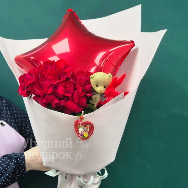 Букет из красных французских роз &laquo;Звезда&raquo;