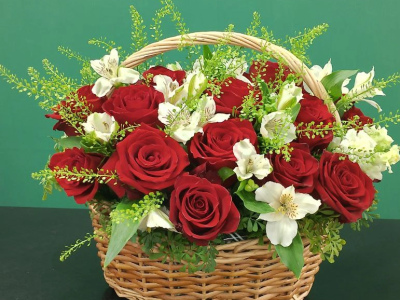 Композиция в  корзине «Танец любви» 