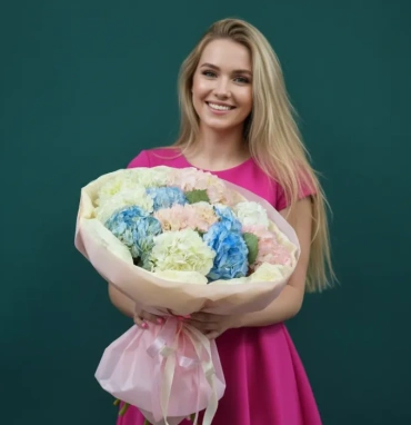 Гортензия  «Радуга в облаках»