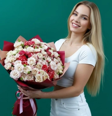 Букет из кустовой розы «Клубника со сливками »