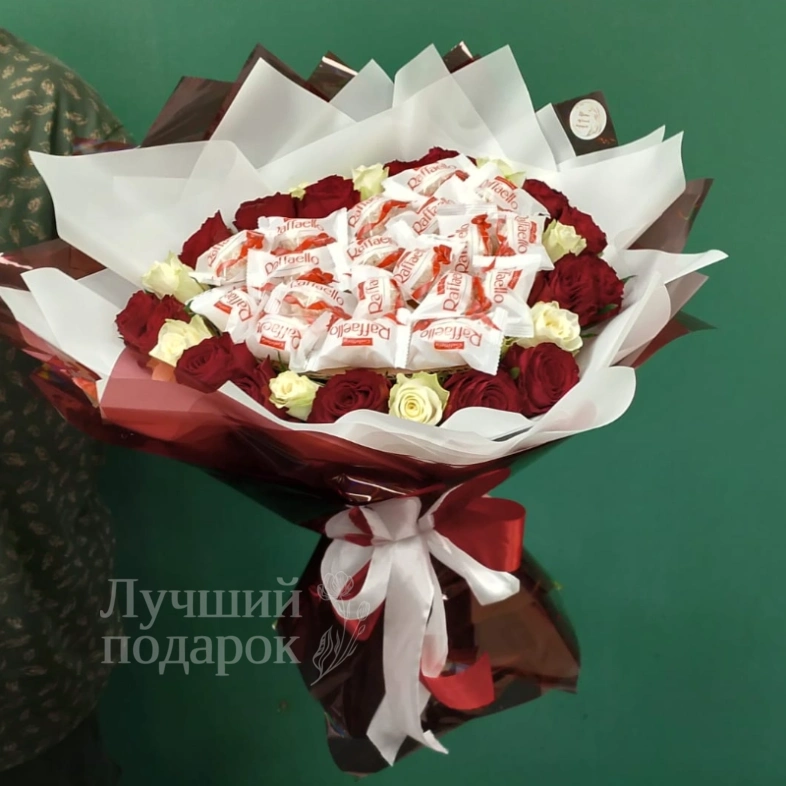 Букет  в форме сердца &laquo;Любовь и коварство&raquo;