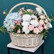 Композиция в корзине &laquo;Сюрприз" 1