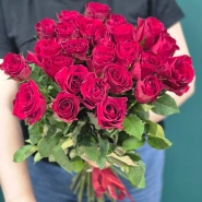 Красные розы &laquo;Бархат&raquo; 3