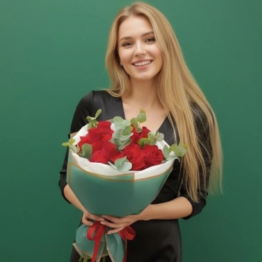 Красные французские розы «Прикосновение Франции »