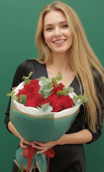 Красные французские розы «Прикосновение Франции »