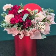 Композиция в шляпной коробке &laquo;Чародейка&raquo; 1