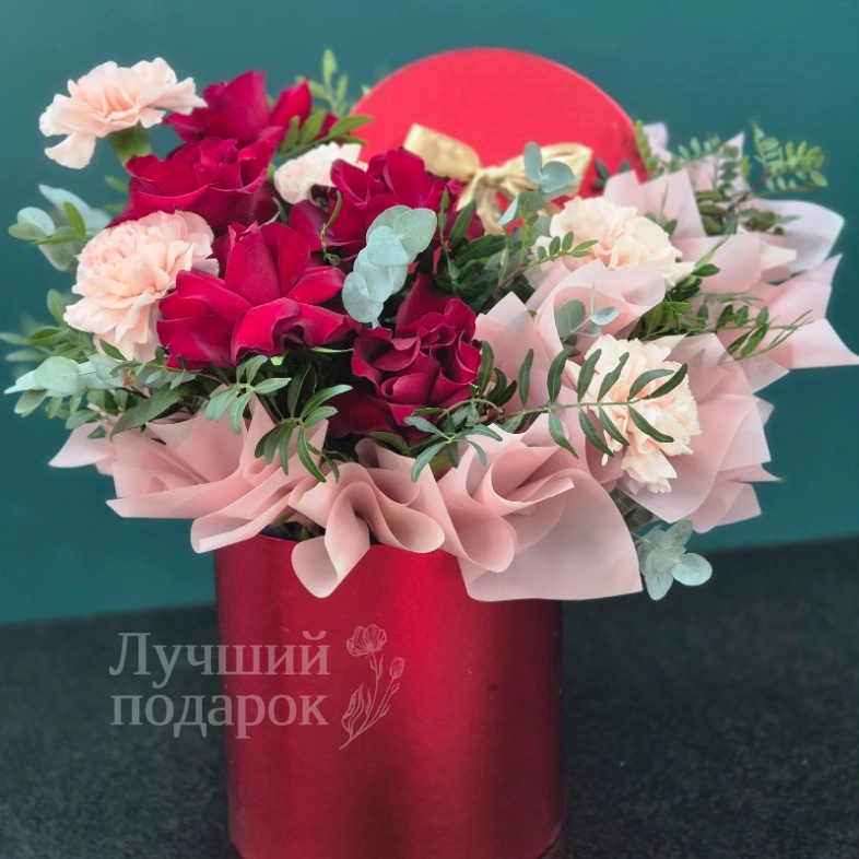 Композиция в шляпной коробке &laquo;Чародейка&raquo;