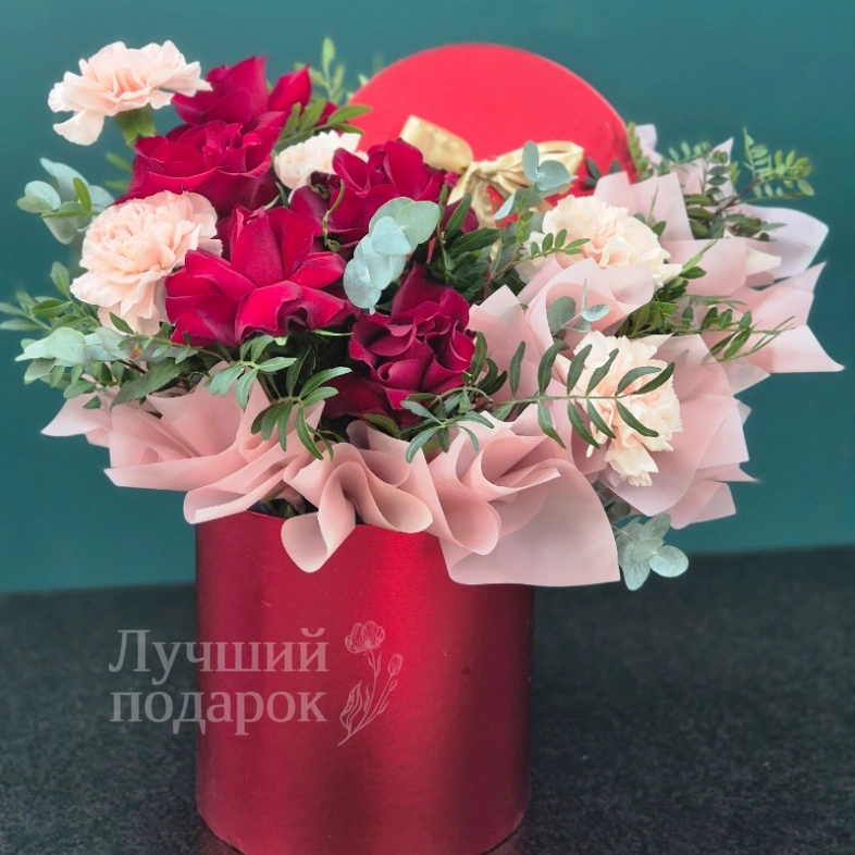 Композиция в шляпной коробке &laquo;Чародейка&raquo;