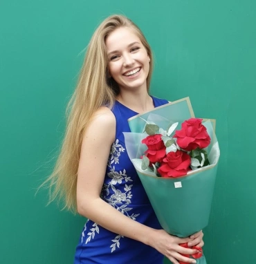 Букет из красных роз «Заря»