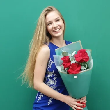 Букет из красных роз «Заря»