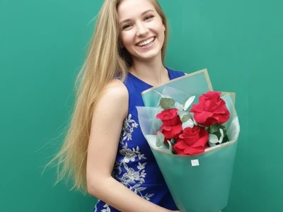 Букет из красных роз «Заря»