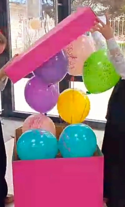 Коробка с воздушными шарами «Сюрприз»