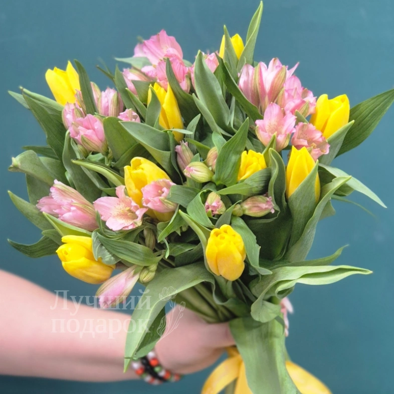 Букет из тюльпанов &laquo;Птичий гомон"