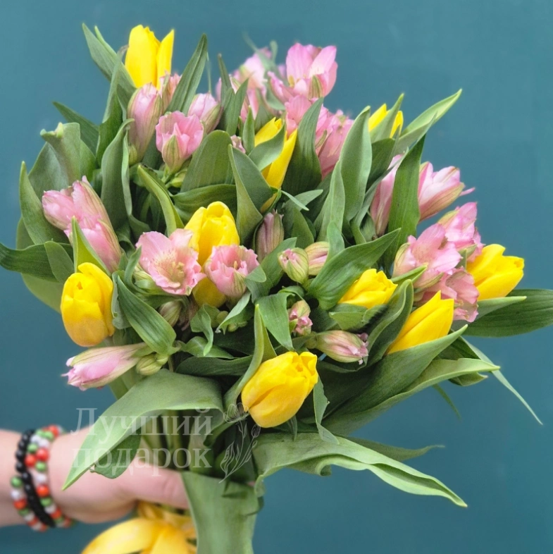 Букет из тюльпанов &laquo;Птичий гомон"
