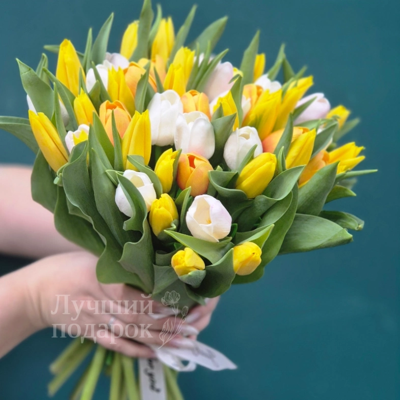 Букет из тюльпанов  &laquo;Аромат весны&raquo;