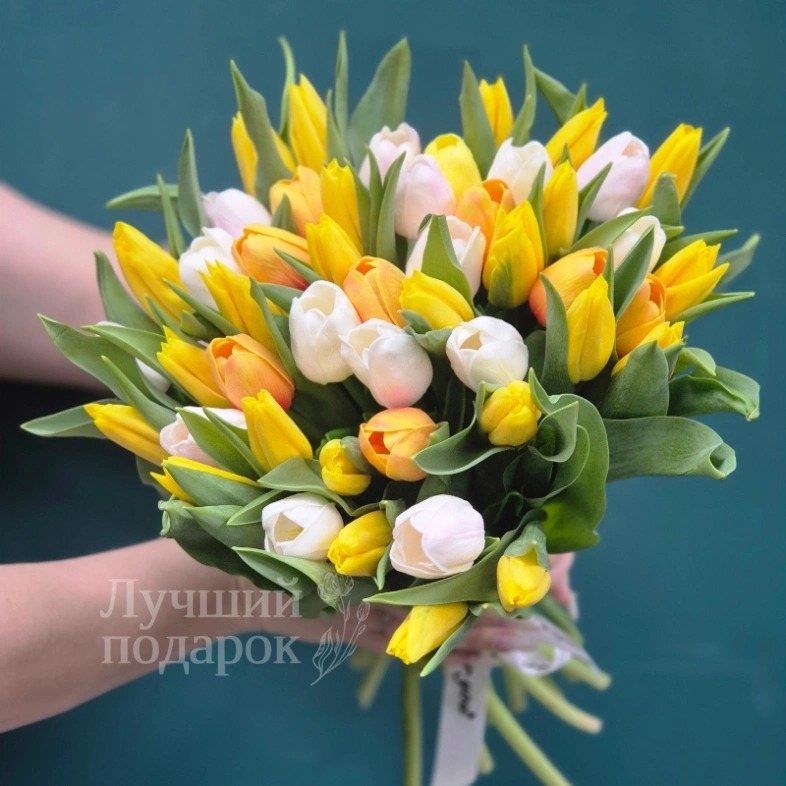 Букет из тюльпанов  &laquo;Аромат весны&raquo;