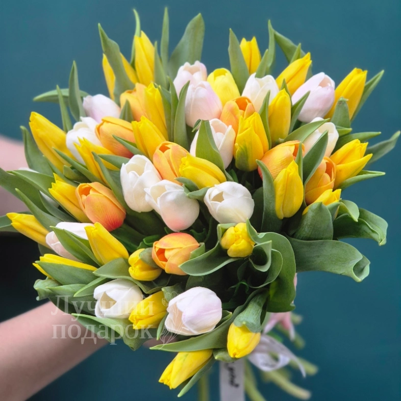 Букет из тюльпанов  &laquo;Аромат весны&raquo;