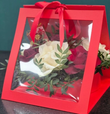 Композиция в коробке «Презент»