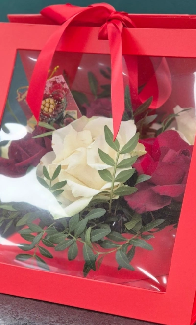 Композиция в коробке «Презент»