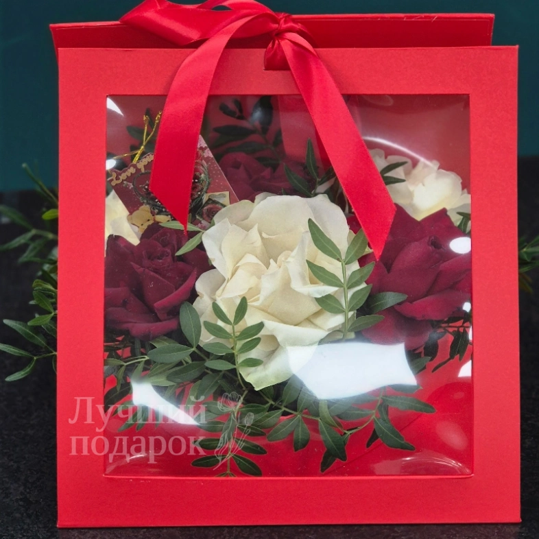 Композиция в коробке &laquo;Презент&raquo;